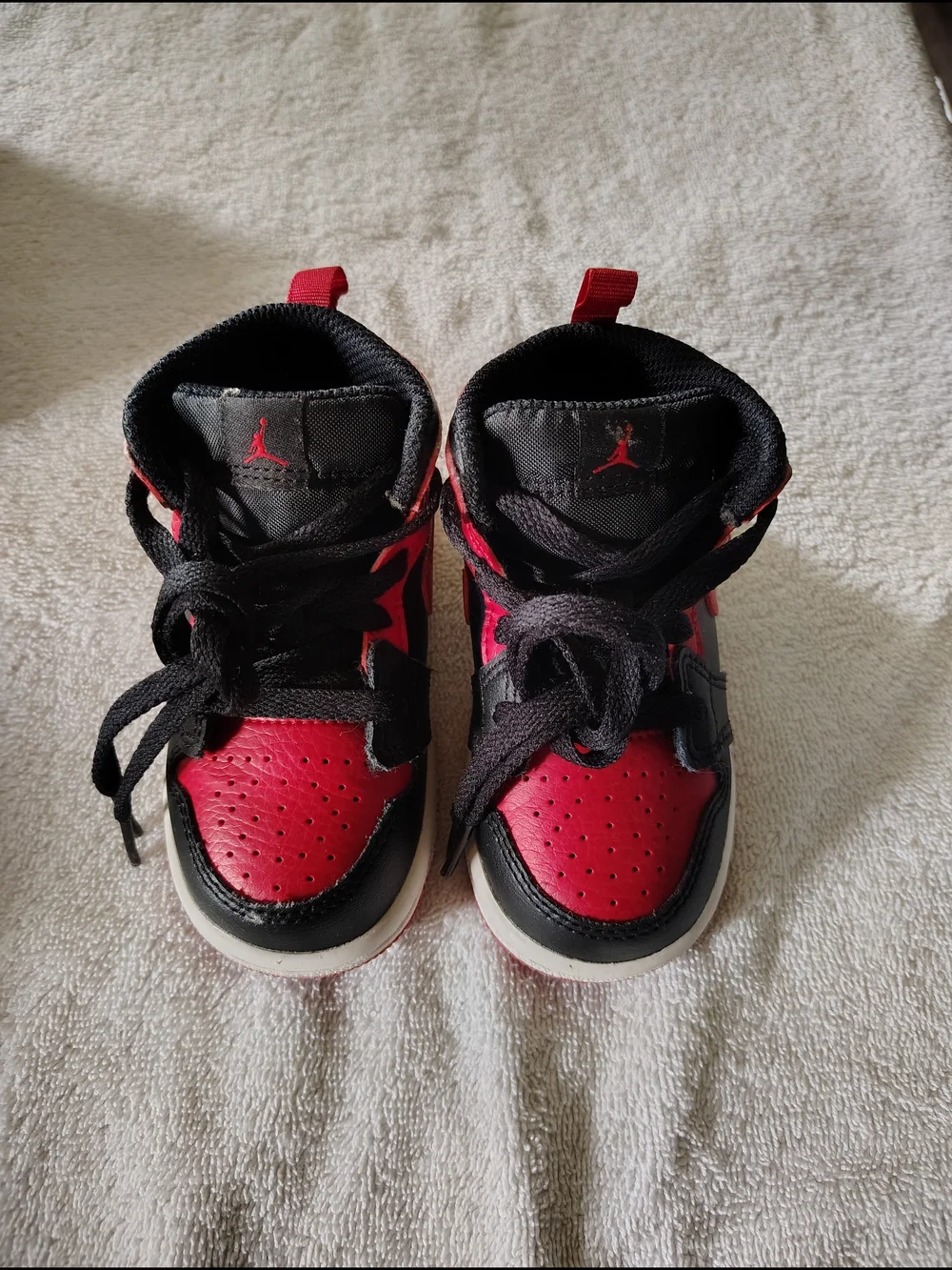 Jordan Toddler Black & Red High-Top Sneakers 1 Mid TD